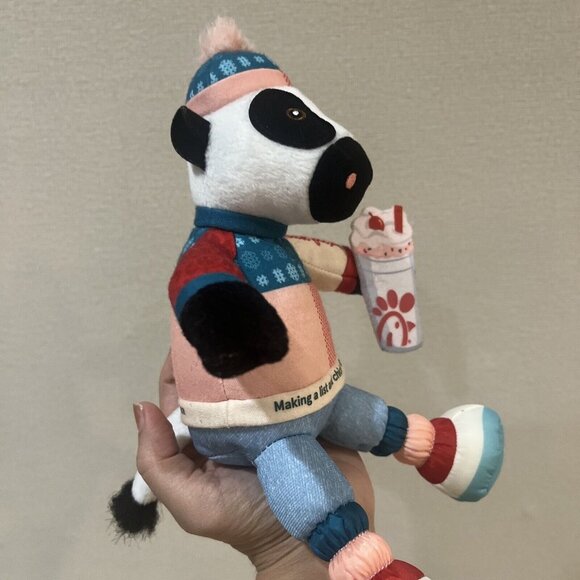 Chick-fil-A Christmas 2023 Plush Cow 🎄 Doll Toy Chikin 7" LIMITED EDITION - Picture 2 of 10